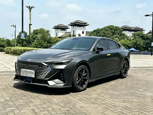 Changan UNI-V 2022 1.5T Premium Model