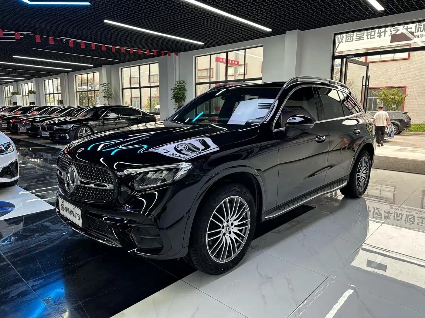 Mercedes-Benz GLC 2024 GLC 300 L 4MATIC Dynamic 5-seater