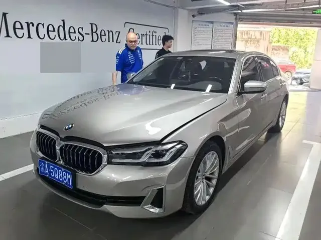 BMW 5 Series 2021 525Li Luxury Package