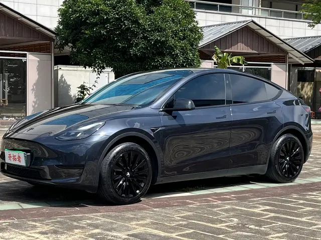 Tesla Model Y 2024 Rear-Wheel Drive Version