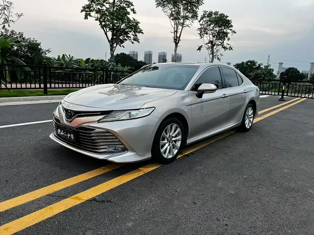 Toyota Camry 2018 2.0G Luxury Edition