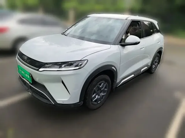 BYD Yuan UP 2025 Model 301KM Navigator