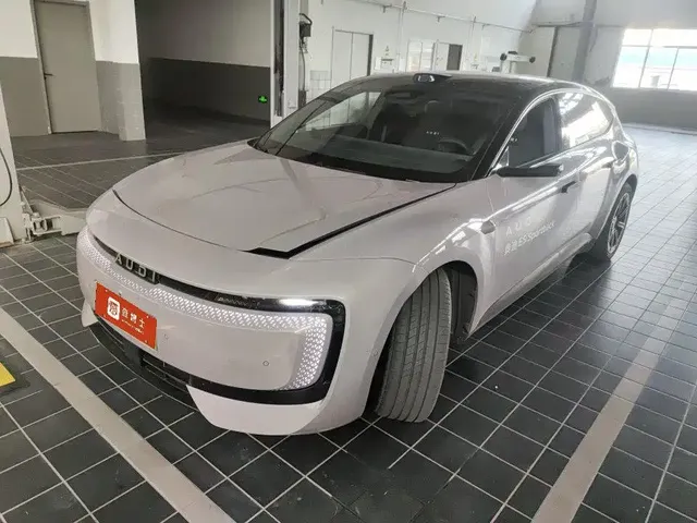 Audi E5 Sportback 2025 300kw 2WD