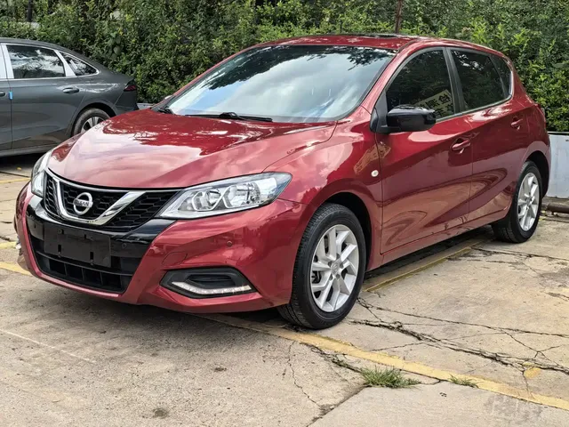 Nissan Tiida 2021 1.6L CVT Cool Edition