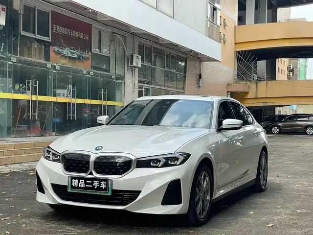 BMW i3 2024 eDrive 35 L