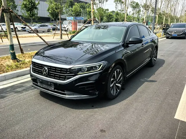 Volkswagen Passat 2022 330TSI Luxury Edition