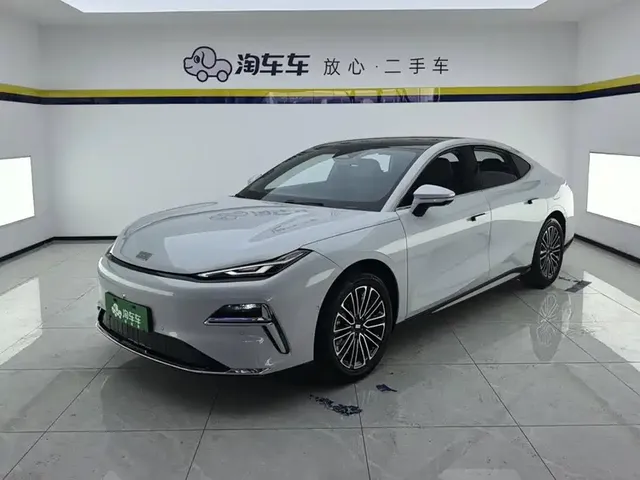 Geely Galaxy Xingyao 8 2025 130km EM-i Premium Edition