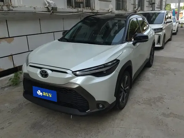 Toyota Frontlander 2022 2.0L CVT Luxury PLUS Edition