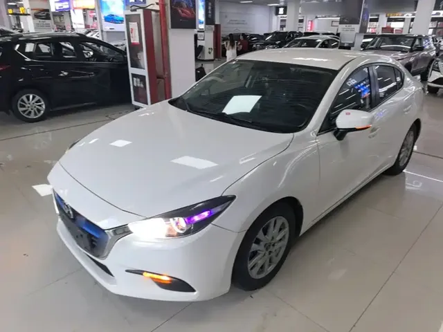Mazda 3 Axela 2019 Cloud Control Sedan 1.5L Auto Comfort (China V)