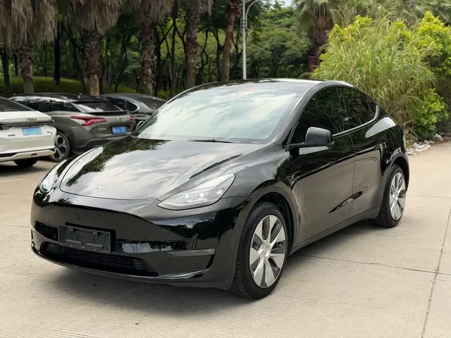 Tesla Model Y 2023 Long Range All-Wheel Drive Edition