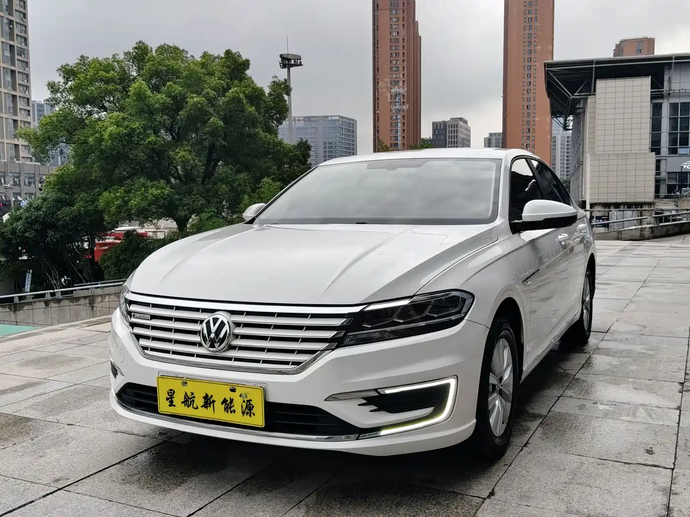 Volkswagen VW Lavida EV 2019 Premium Edition
