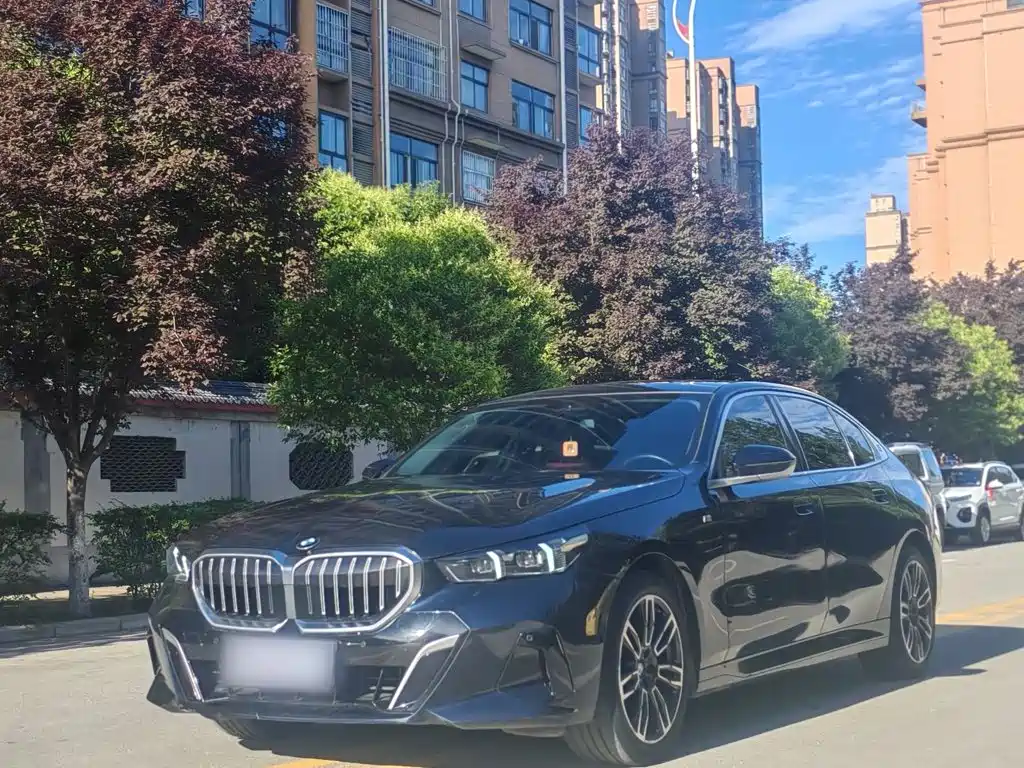 BMW 5 Series 2024 525Li M Sport Package