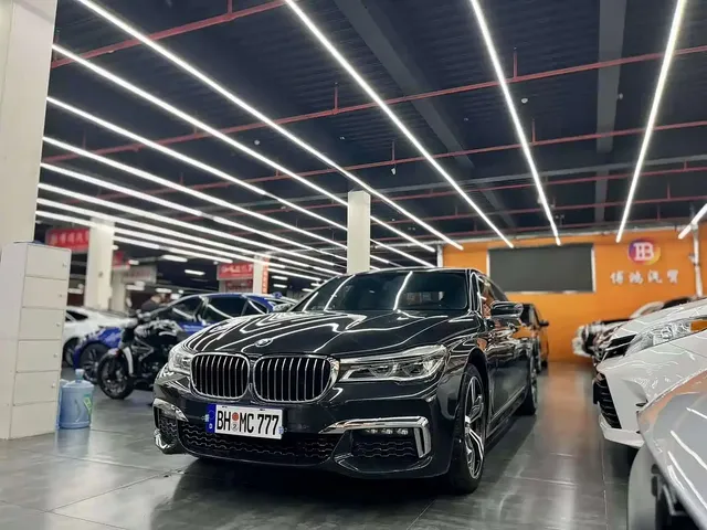 BMW 7 Series 2018 740Li xDrive Premium Type M Sport Package