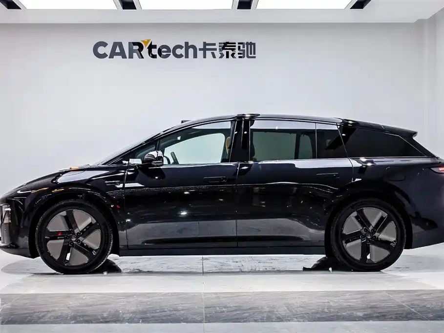 Li Auto i6 2025 4WD Base Model