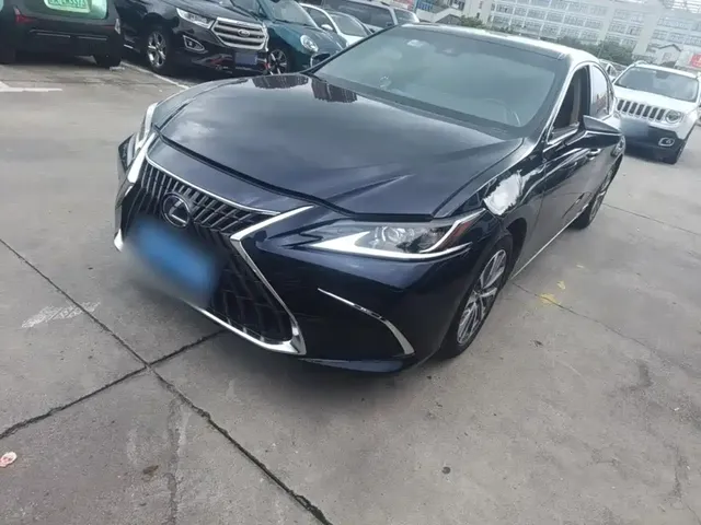 Lexus ES 2021 300h Excellence Edition