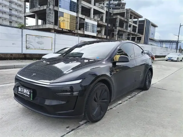 Tesla Model Y 2026 Long Range All-Wheel Drive