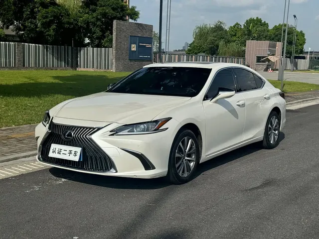 Lexus ES 2020 200 Excellence