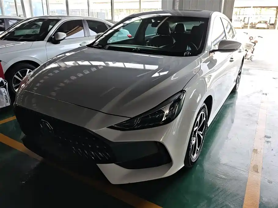 MG 5 2022 180DVVT CVT Youth Luxury Edition