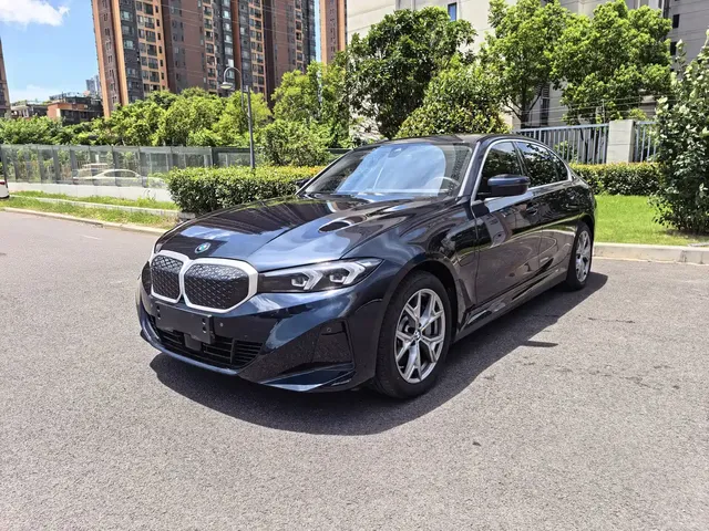 BMW i3 2025 eDrive 35 L