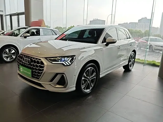 Audi Q3 2024 40 TFSI Fashion Sport