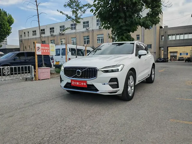 Volvo XC60 2022 B5 AWD R-Design