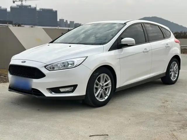 Ford Focus 2015 Hatchback EcoBoost 125 Manual Premium Trend