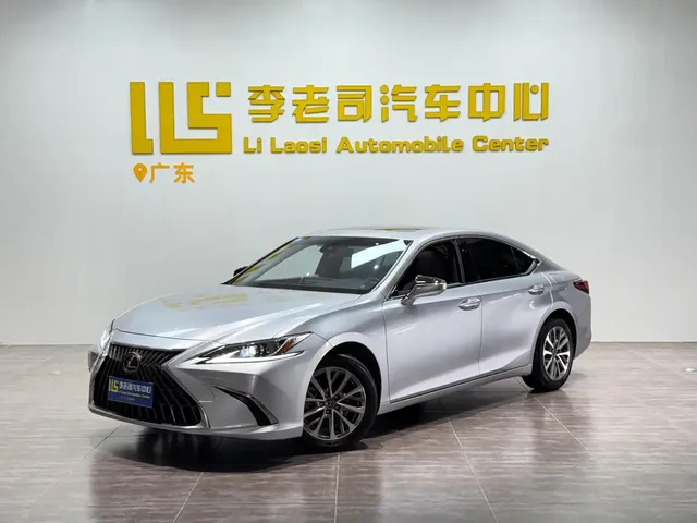 Lexus ES 2023 200 Luxury Edition