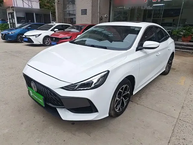 MG 5 2023 180DVVT CVT Luxury Edition