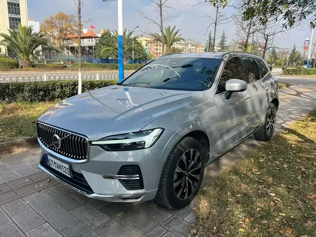 Volvo XC60 2022 B5 AWD R-Design