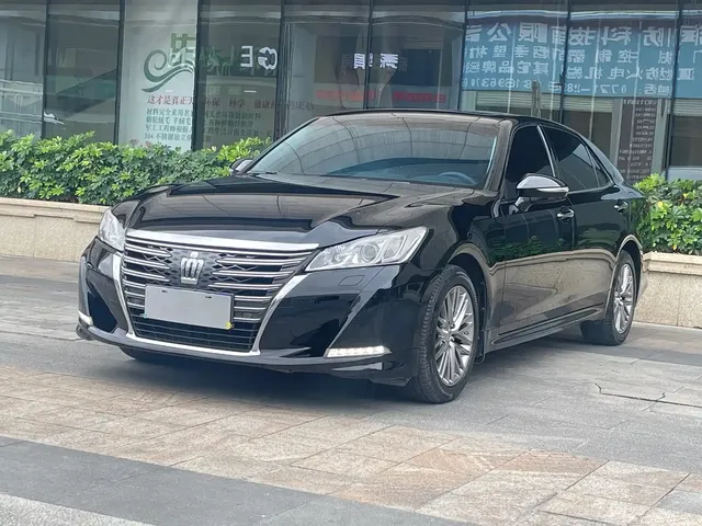 Toyota Crown 2015 2.0T Fashion