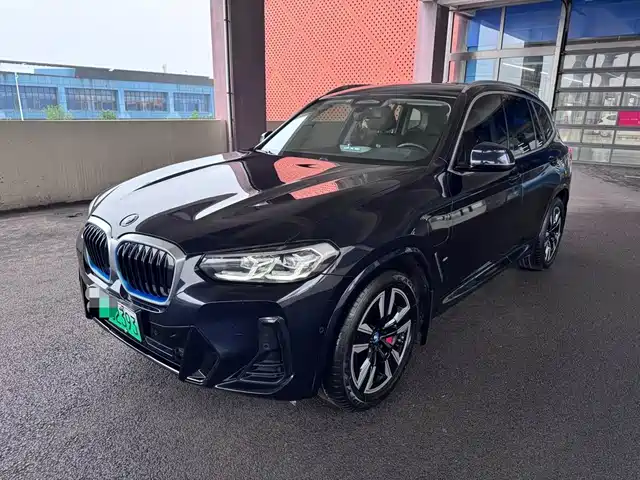 BMW iX3 2024 Leading Edition