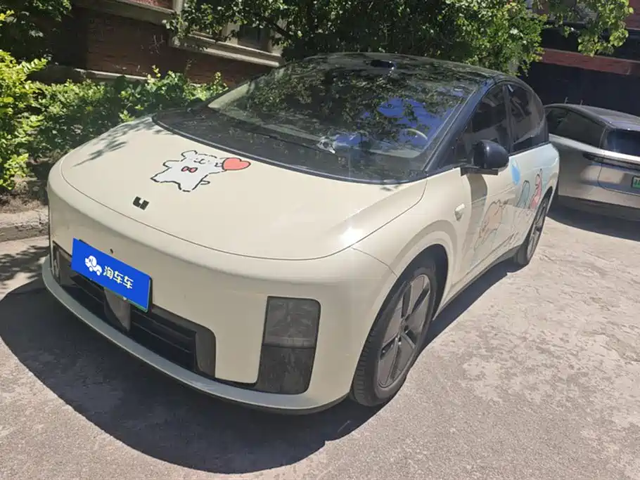 Li Auto Li i8 2025 Standard Edition