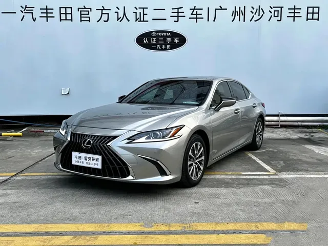 Lexus ES 2022 300h Excellence Edition