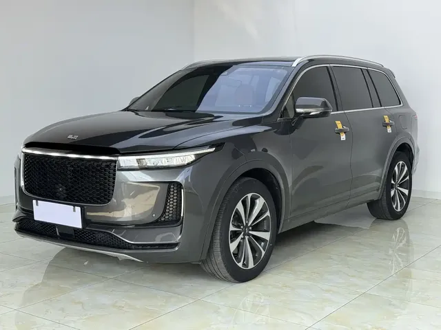 Fang Cheng Bao Titanium 7 2025 AWD Base Model