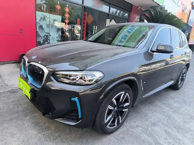BMW iX3 2022 Leading Edition