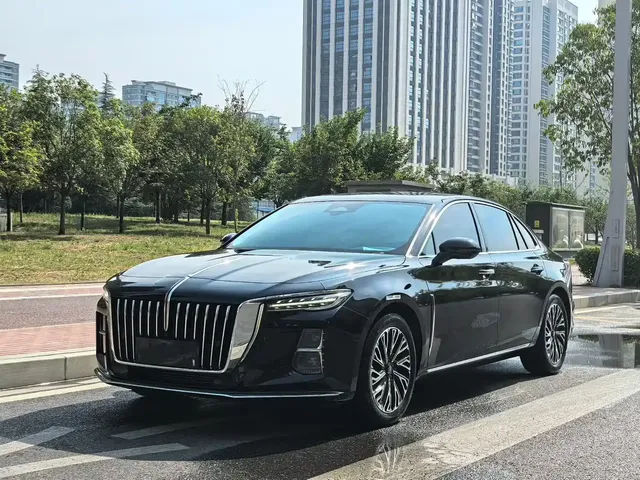 Hongqi H5 2024 2.0T Automatic Smart Connect Flag Smooth Edition