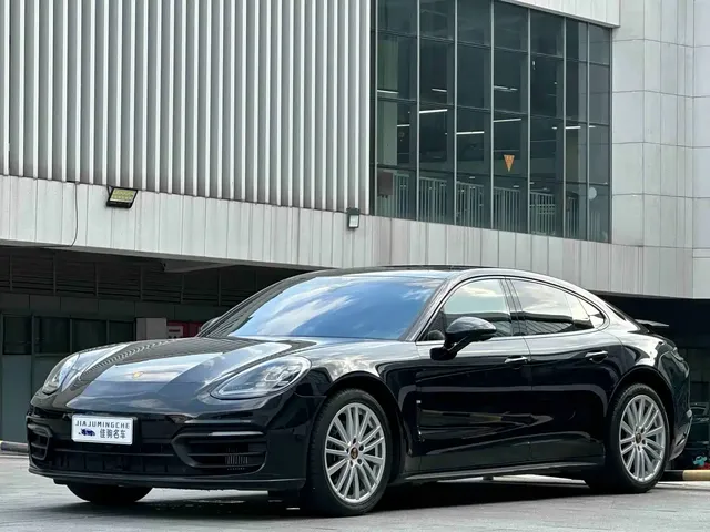 Porsche Panamera 2023 Panamera 2.9T Platinum Edition