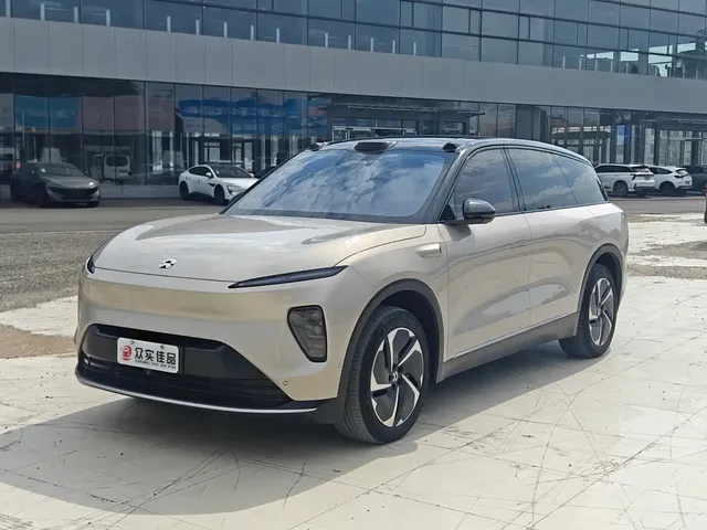 NIO ES8 2023 75kWh Executive Edition