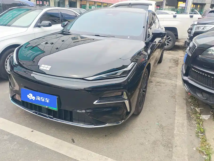 Geely Galaxy Xingyao 8 2025 130km EM-i Premium Edition
