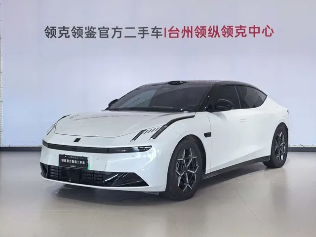 Lynk & Co 10 EM-P 2025 240km Base