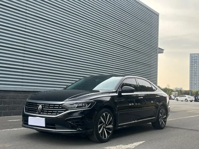 Volkswagen Passat 2024 380TSI Luxury