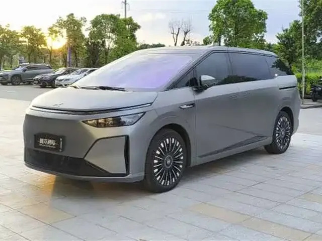 XPeng X9 2025 Extended Range Edition