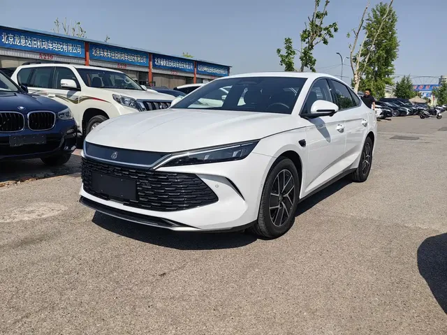 BYD Qin L 2025 DM-i Smart Drive Edition 120KM Surpassing