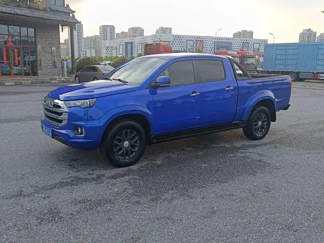 Jiangling Yuhu 7 2023 2.0T Automatic Diesel 2WD Comfort Long Wheelbase