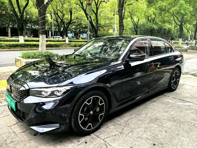 BMW i3 2025 eDrive 40 L Shadow Night Package