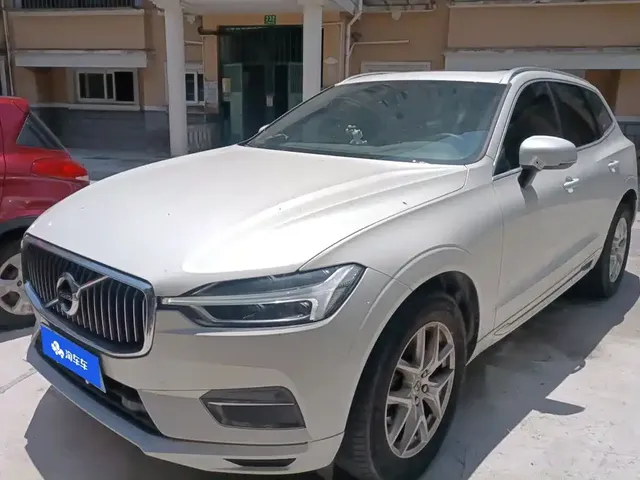 Volvo XC60 2021 T5 AWD Momentum