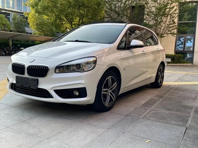BMW 2 Series Touring 2016 218i Fashion Model