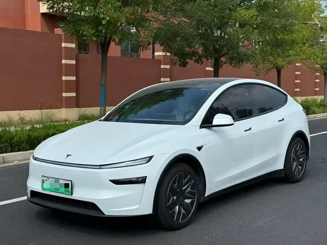 Tesla Model Y L 2025 Facelift Long Range AWD