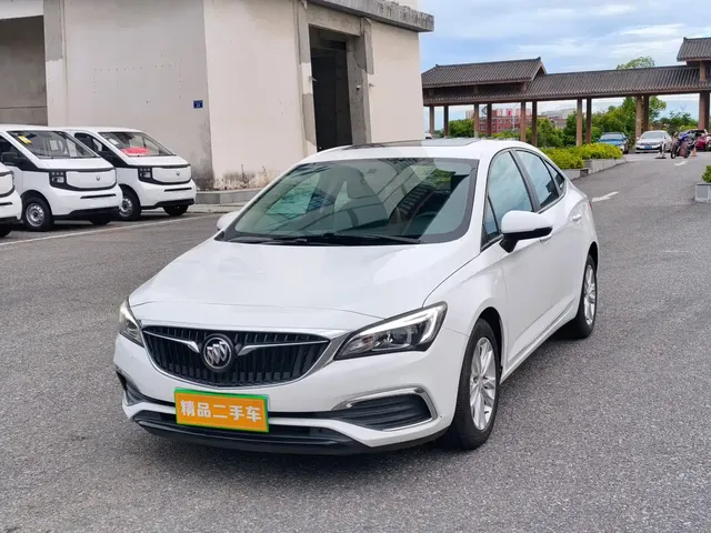 Buick Verano 2018 Sedan 20T Dual Clutch Leading