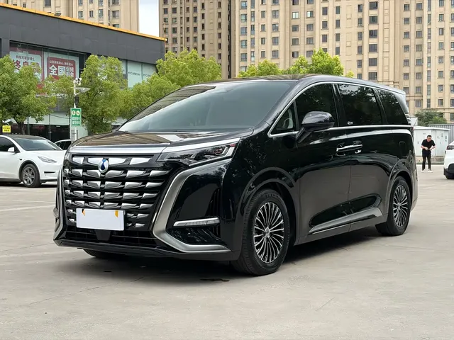 Denza D9 2024 DM-i 980 AWD Prestige
